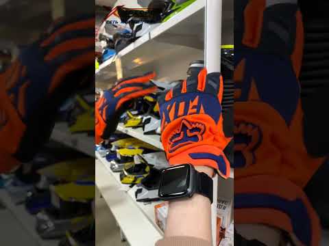 Яркие и стильные мотоперчатки FOX в сети магазинах X-MOTORS #shorts