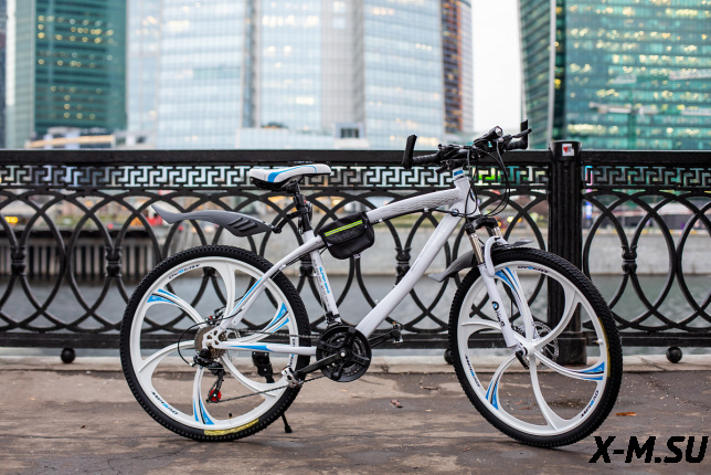 Велосипед на литых дисках стиль БМВ белый