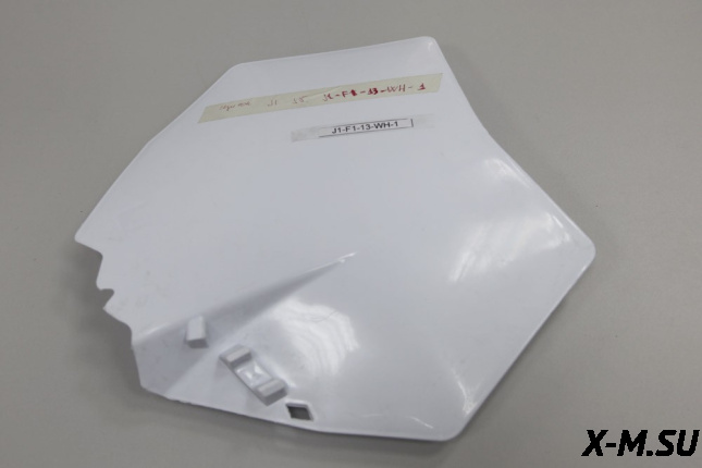 Пластик, передний номерной щиток J1/J5  J1F113WH1