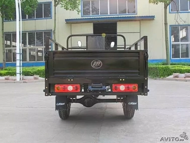 Трицикл грузовой AGIAX (АЯКС) 250 куб.см, ВОДЯН.ОХЛ, кузов 2м.