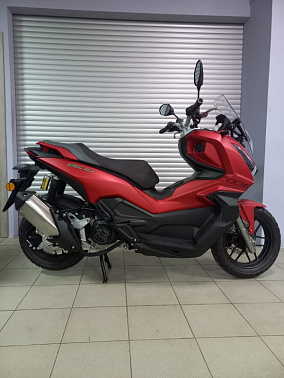 Скутер X-MOTORS JET 200CC EFI PRO(replica Honda X-ADV) Красный Черный