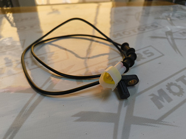 Датчик скорости (длина 800 мм) на МаксиСкутер PROMAX-HONDA ADV без ABS