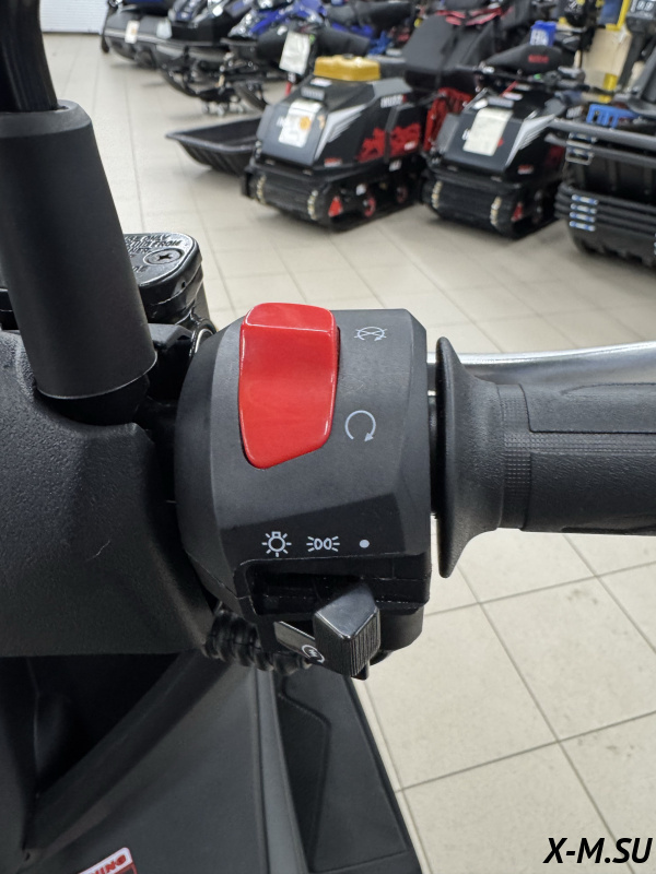 Скутер X-MOTORS MAX - 200cc - Yamaha TMAX