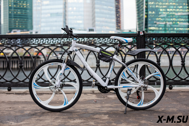 Велосипед на литых дисках стиль БМВ белый