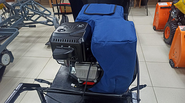 Чехол  НОВОГО обр. для двигателя мотобуксировщика 20 л.с. (подходит на СТАЛЬНОЙ капот)